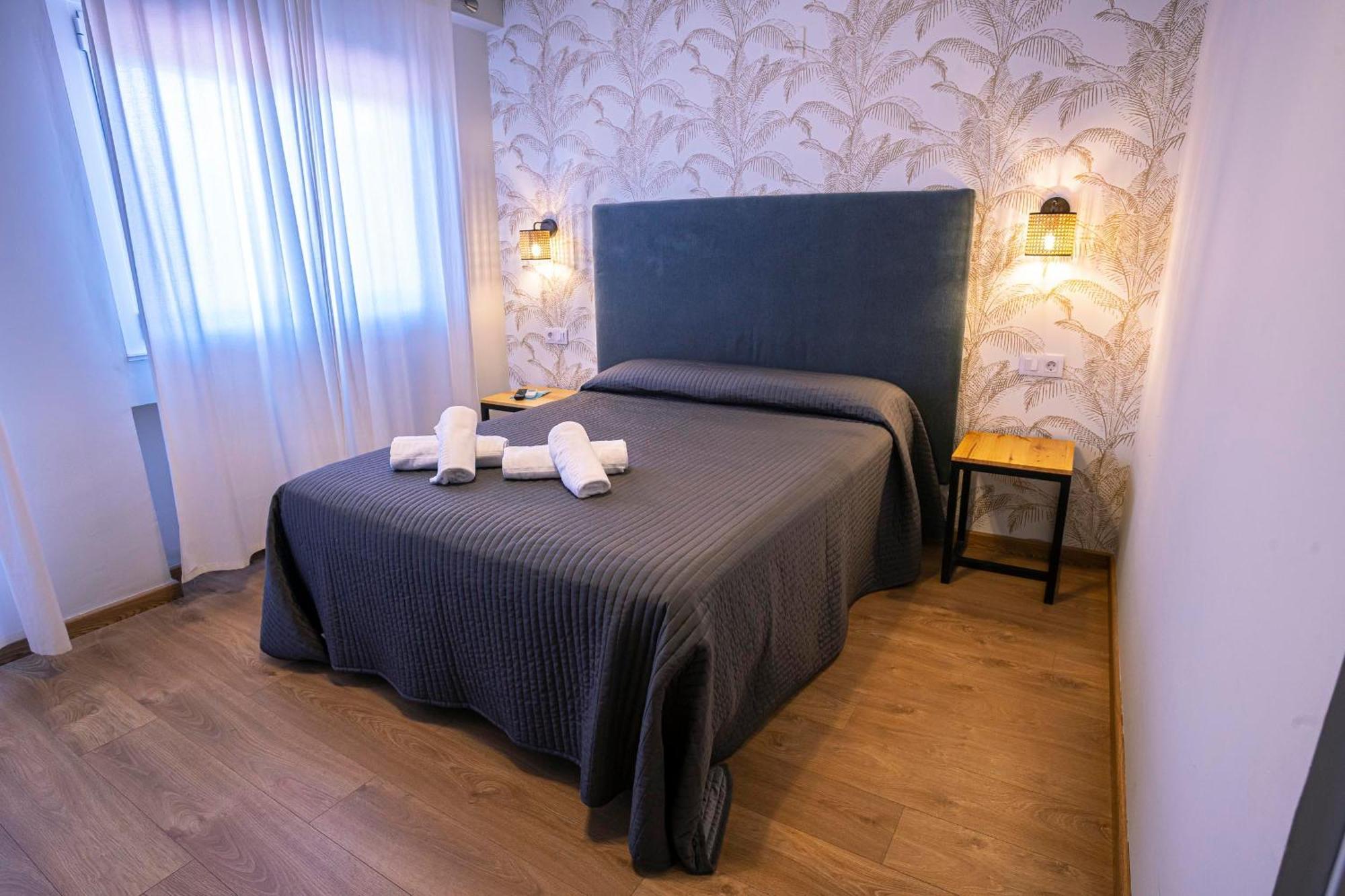 Complejo Roma Hotel Алдеануева дел Камино Екстериор снимка