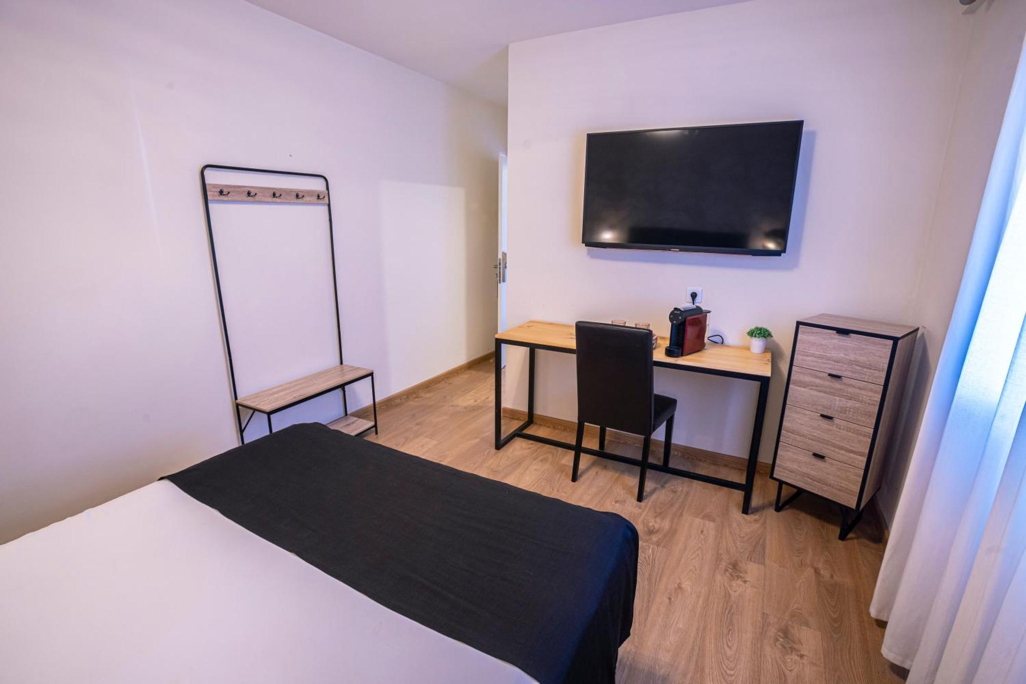 Complejo Roma Hotel Алдеануева дел Камино Екстериор снимка