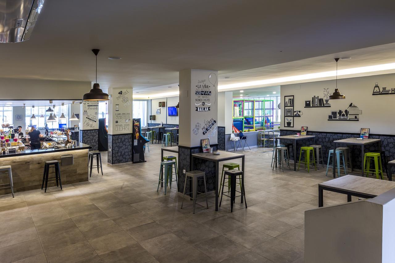 Complejo Roma Hotel Алдеануева дел Камино Екстериор снимка